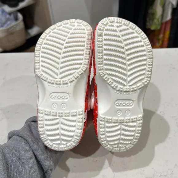 Hello Kitty Crocs - Picture 3 of 5